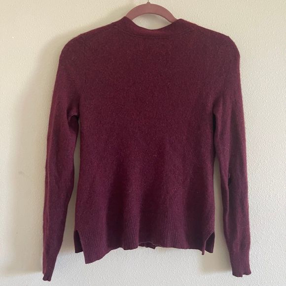 Bloomingdale aqua cashmere Cardigan burgundy red size small - Picture 3 of 4